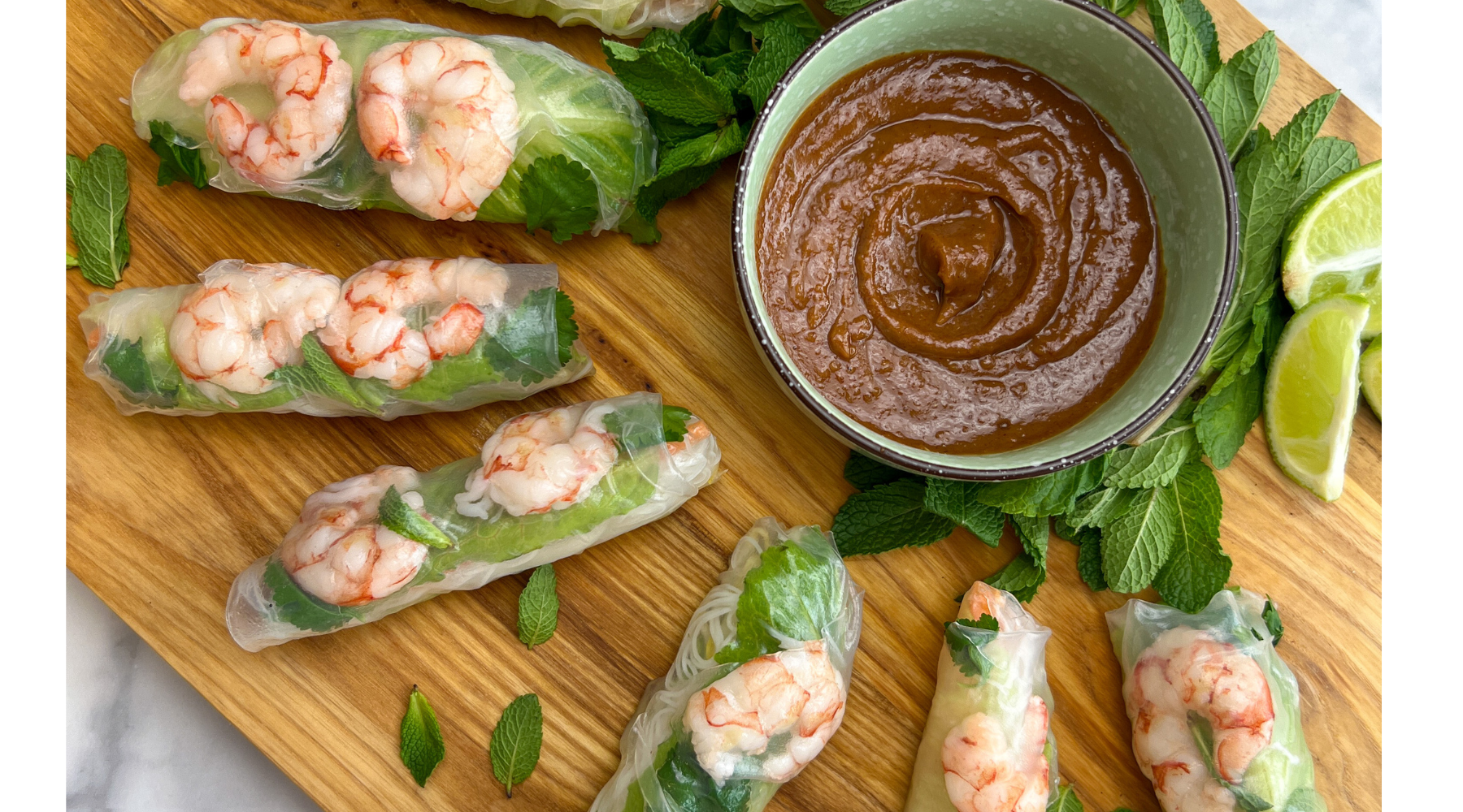 Rice paper spring rolls filled with prawns 